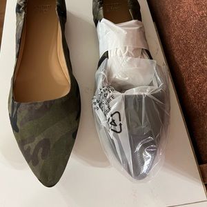 Crown & Ivy size 9.5 new with kid camoflauge Jessica flat